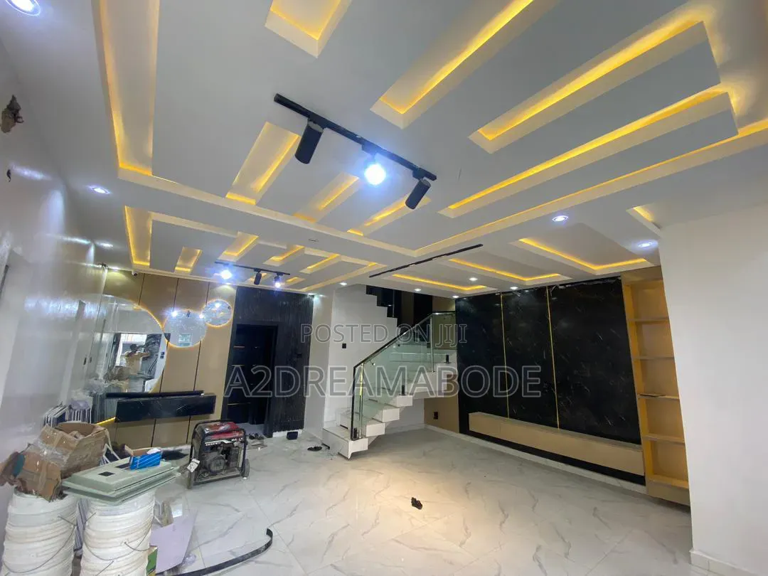 5bdrm Duplex in New Oko Oba for sale in New Oko Oba