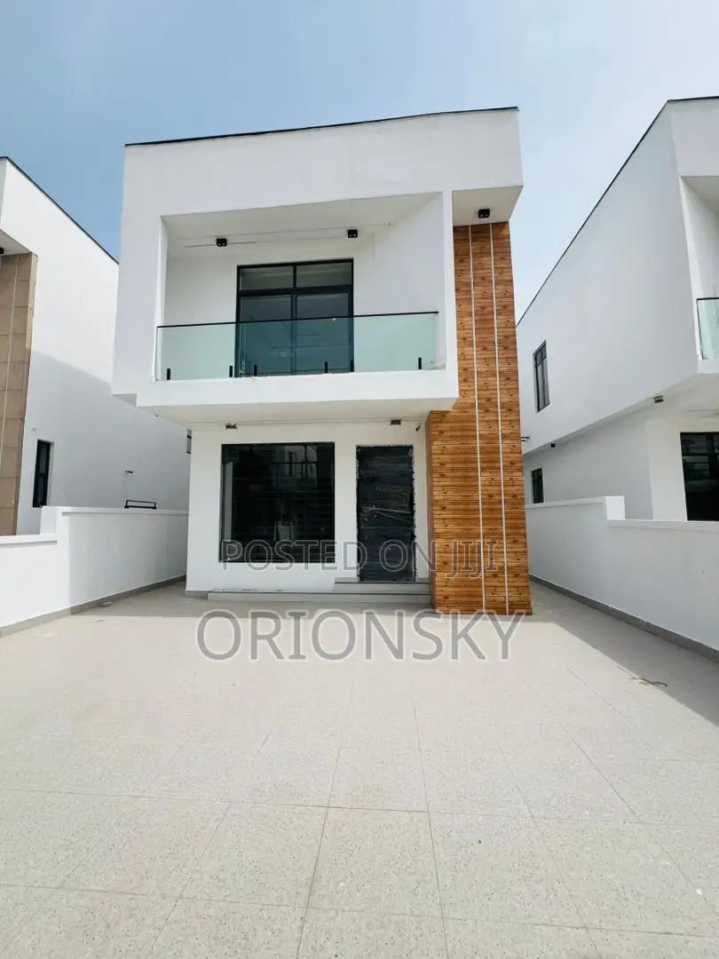 Furnished 4bdrm Duplex in Orchid, Chevron for sale in Chevron