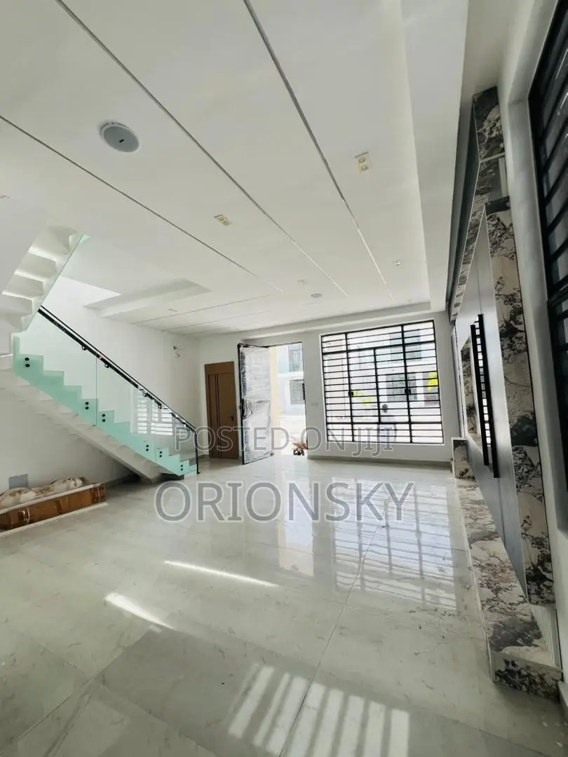 Furnished 4bdrm Duplex in Orchid, Chevron for sale in Chevron
