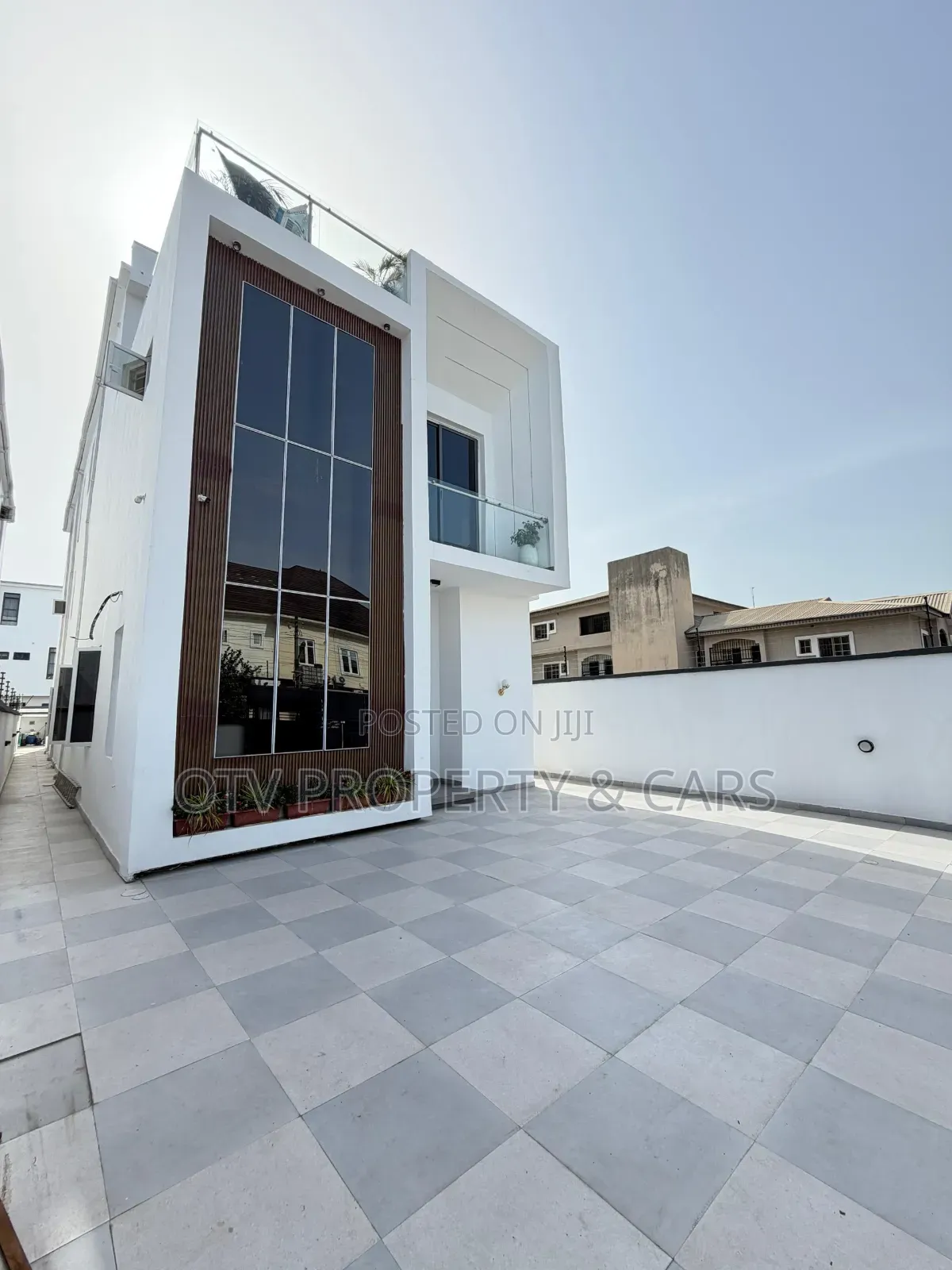 Furnished 5bdrm Duplex in Chevron for sale in Chevron