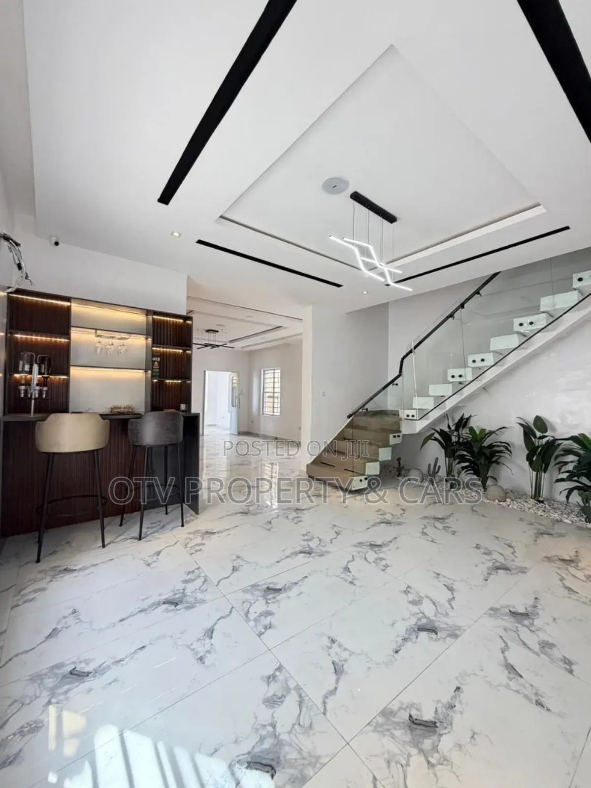 Furnished 5bdrm Duplex in Chevron for sale in Chevron