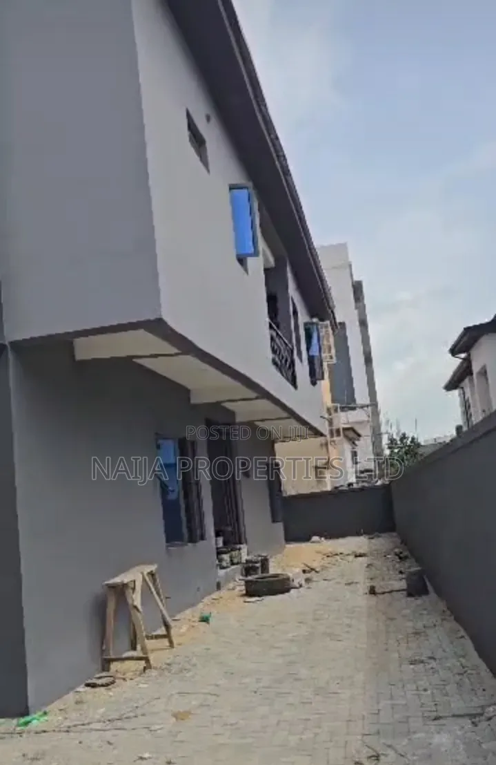 Mini Flat in Lekki Conservation, Chevron for rent in Chevron