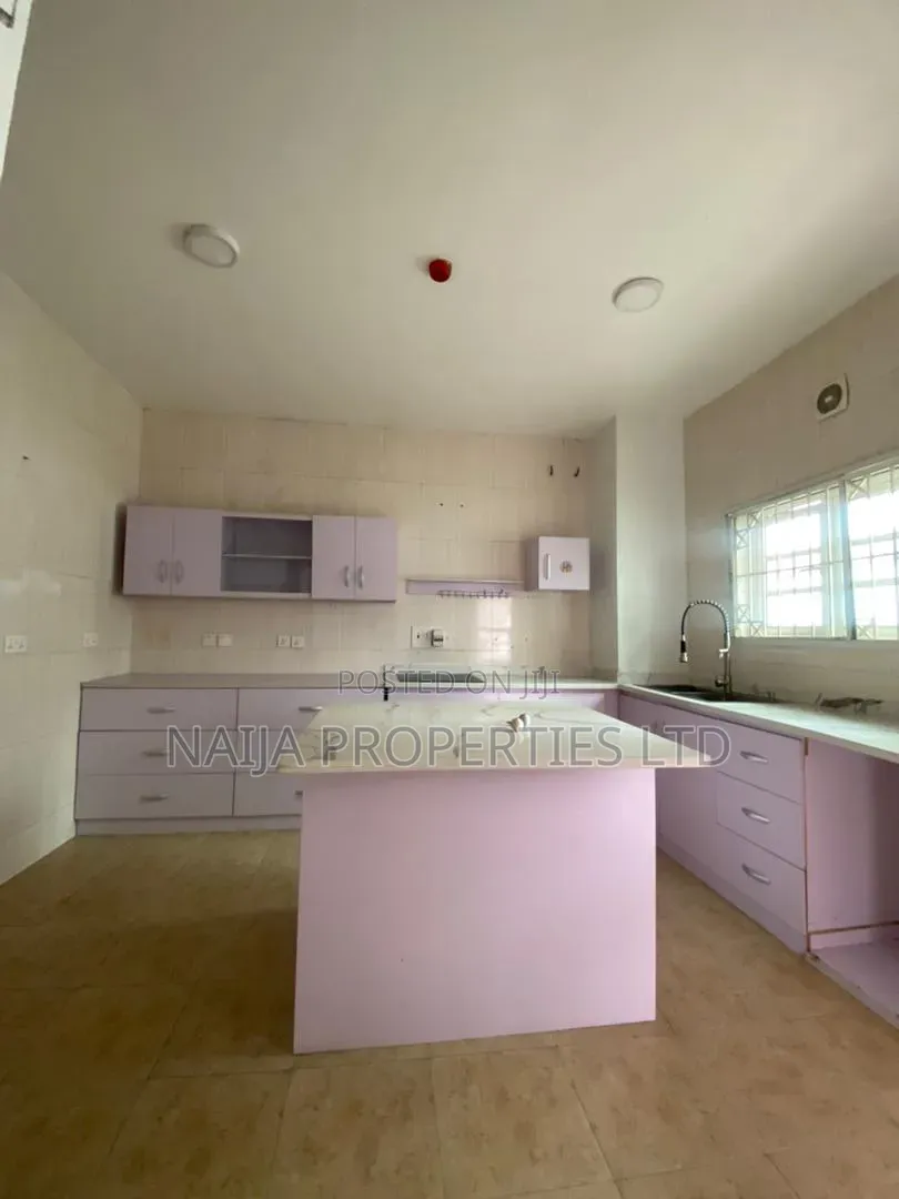 3bdrm Apartment in Off Admiralty Way, Lekki Phase 1 for rent in Lekki Phase 1
