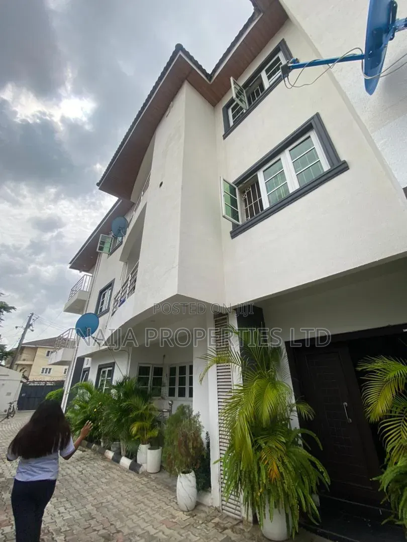 3bdrm Apartment in Off Admiralty Way, Lekki Phase 1 for rent in Lekki Phase 1