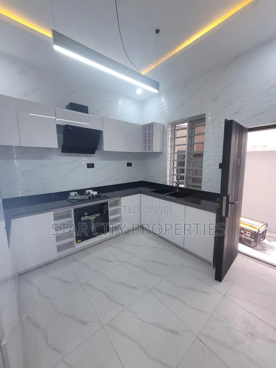 3bdrm Duplex in Medina Estate for sale in Medina