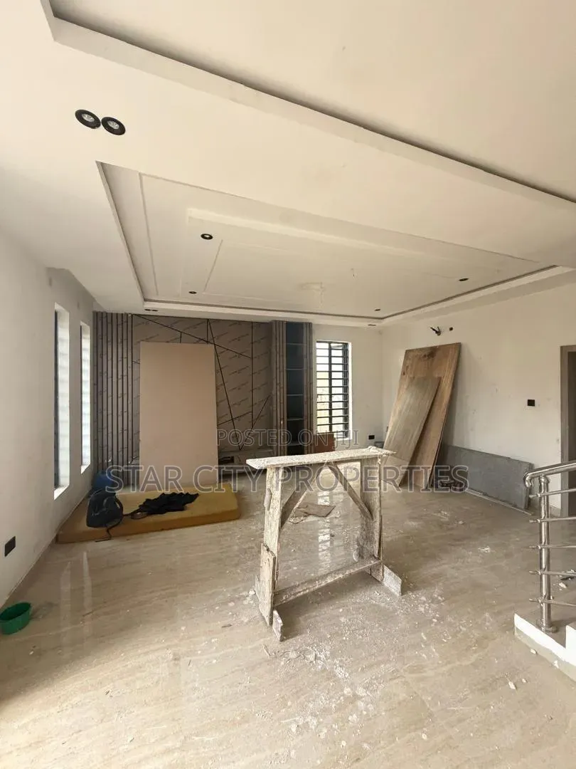 4bdrm Duplex in Ogba for sale in Aguda / Ogba
