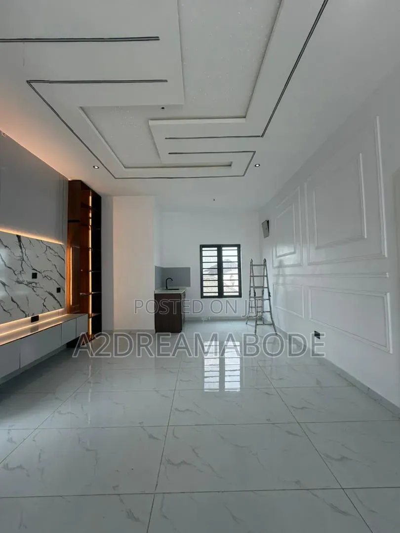 5bdrm Duplex in Omole Phase 1 for sale in Omole Phase 1