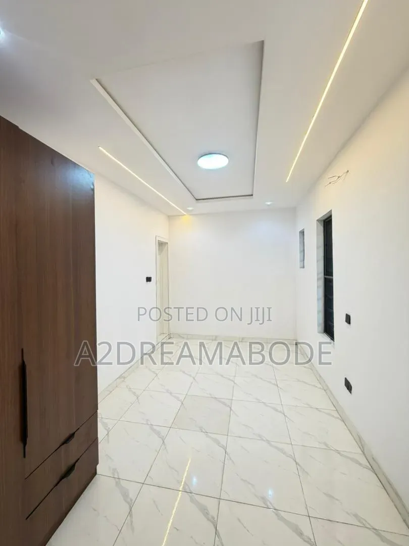 5bdrm Duplex in Omole Phase 1 for sale in Omole Phase 1