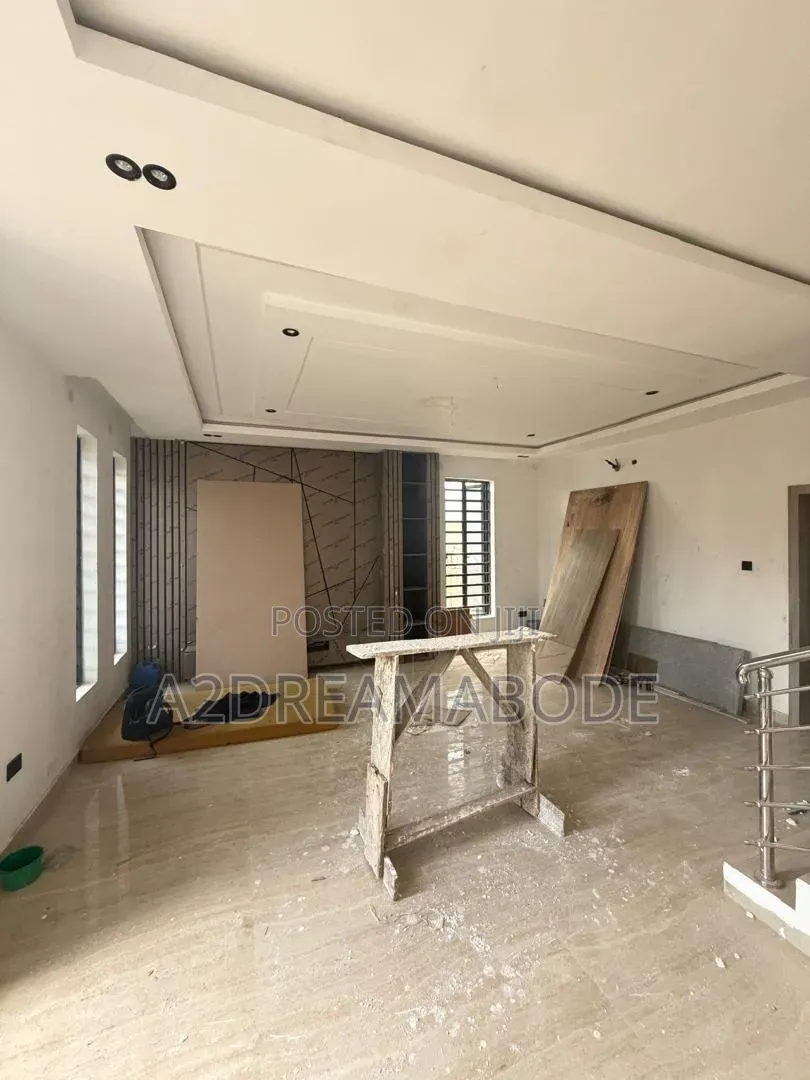 4bdrm Duplex in Ogba for sale in Aguda / Ogba