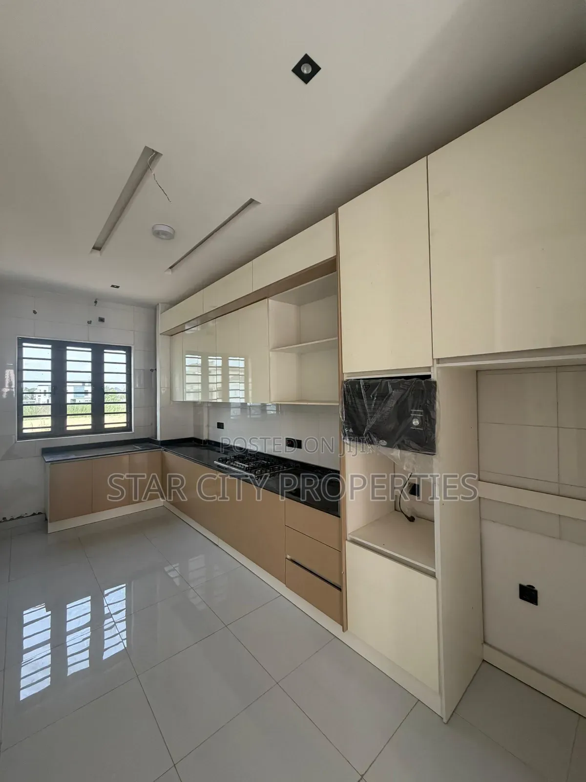 2bdrm Apartment in Vgc for sale in VGC / Ajah