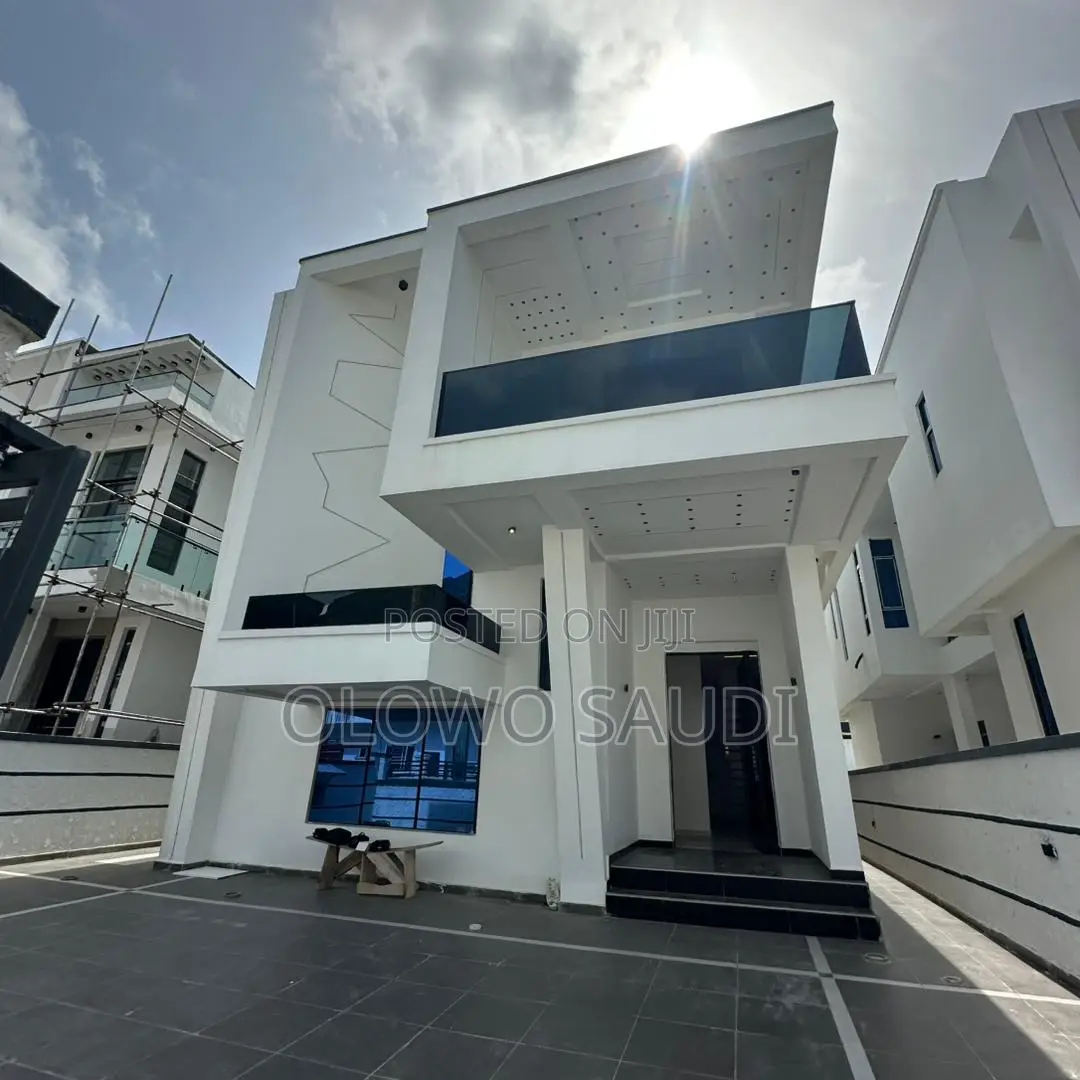 5bdrm Duplex in Beside Vgc for sale in VGC / Ajah