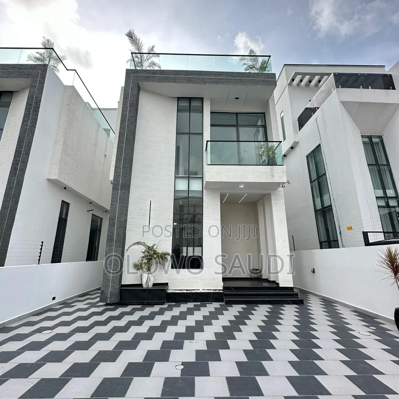 5bdrm Duplex in Osapa London for sale in Osapa london