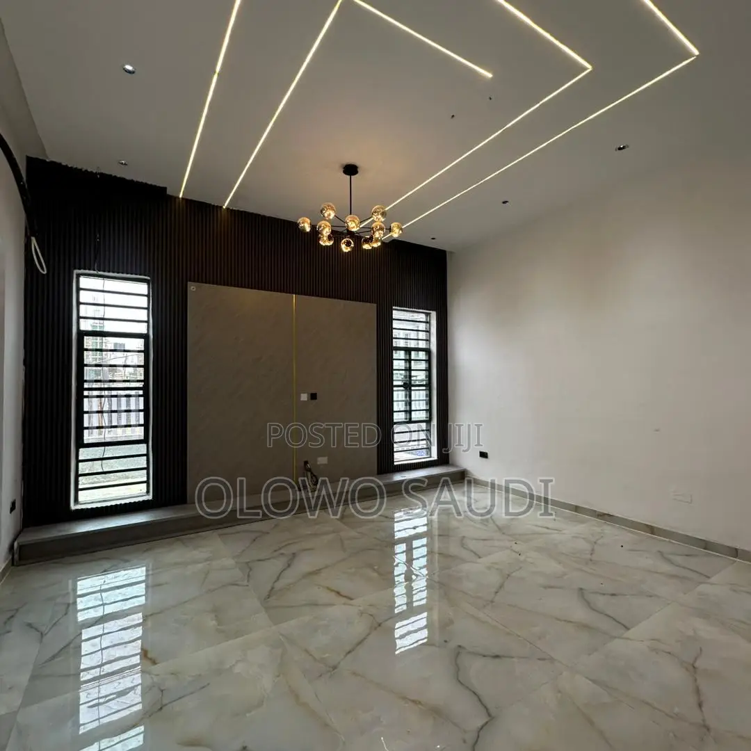 5bdrm Duplex in Ologolo for sale in Ologolo