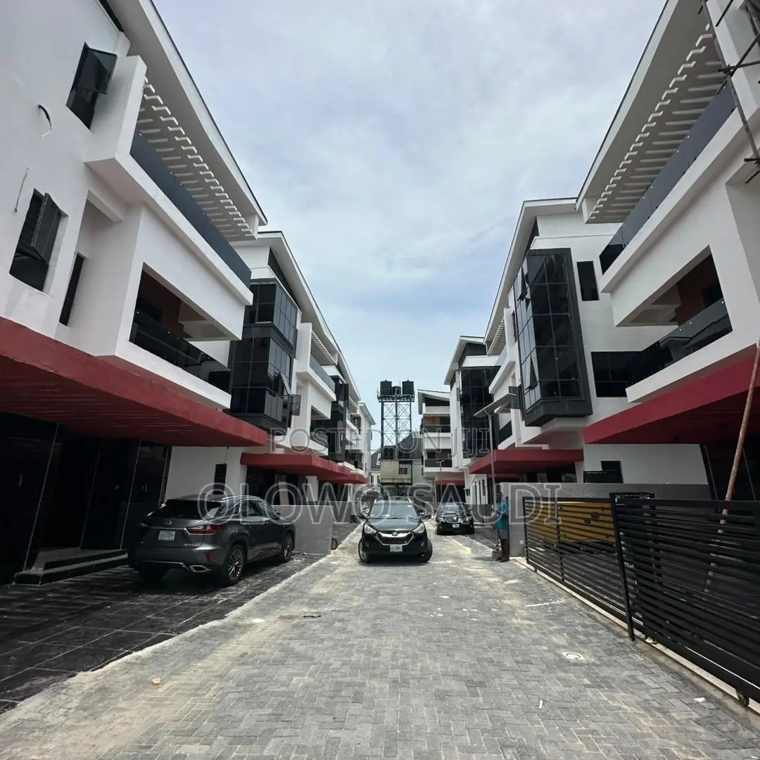 5bdrm Duplex in Ologolo for sale in Ologolo