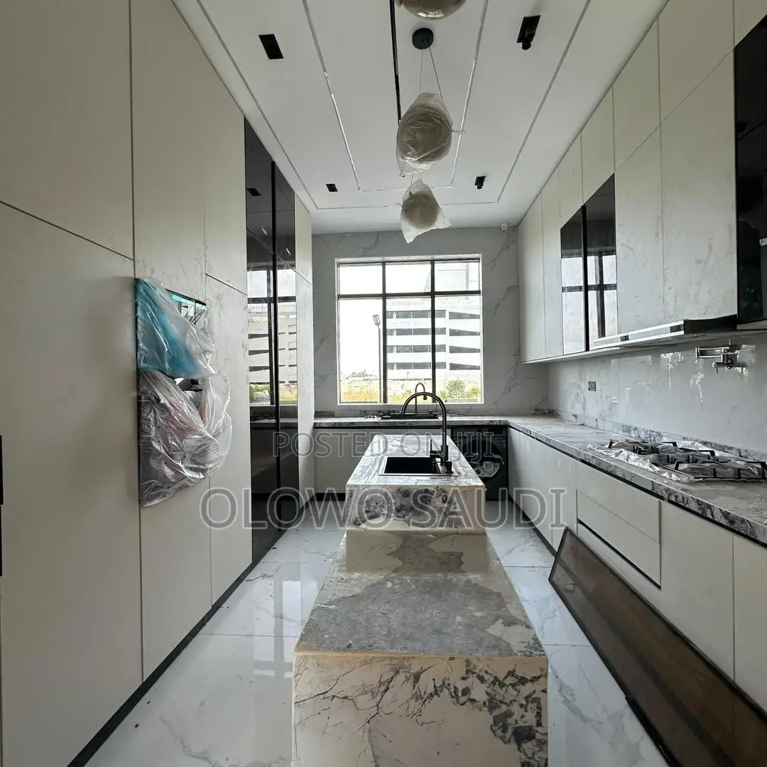 5bdrm Townhouse/Terrace in Lekki Phase 1 for sale in Lekki Phase 1