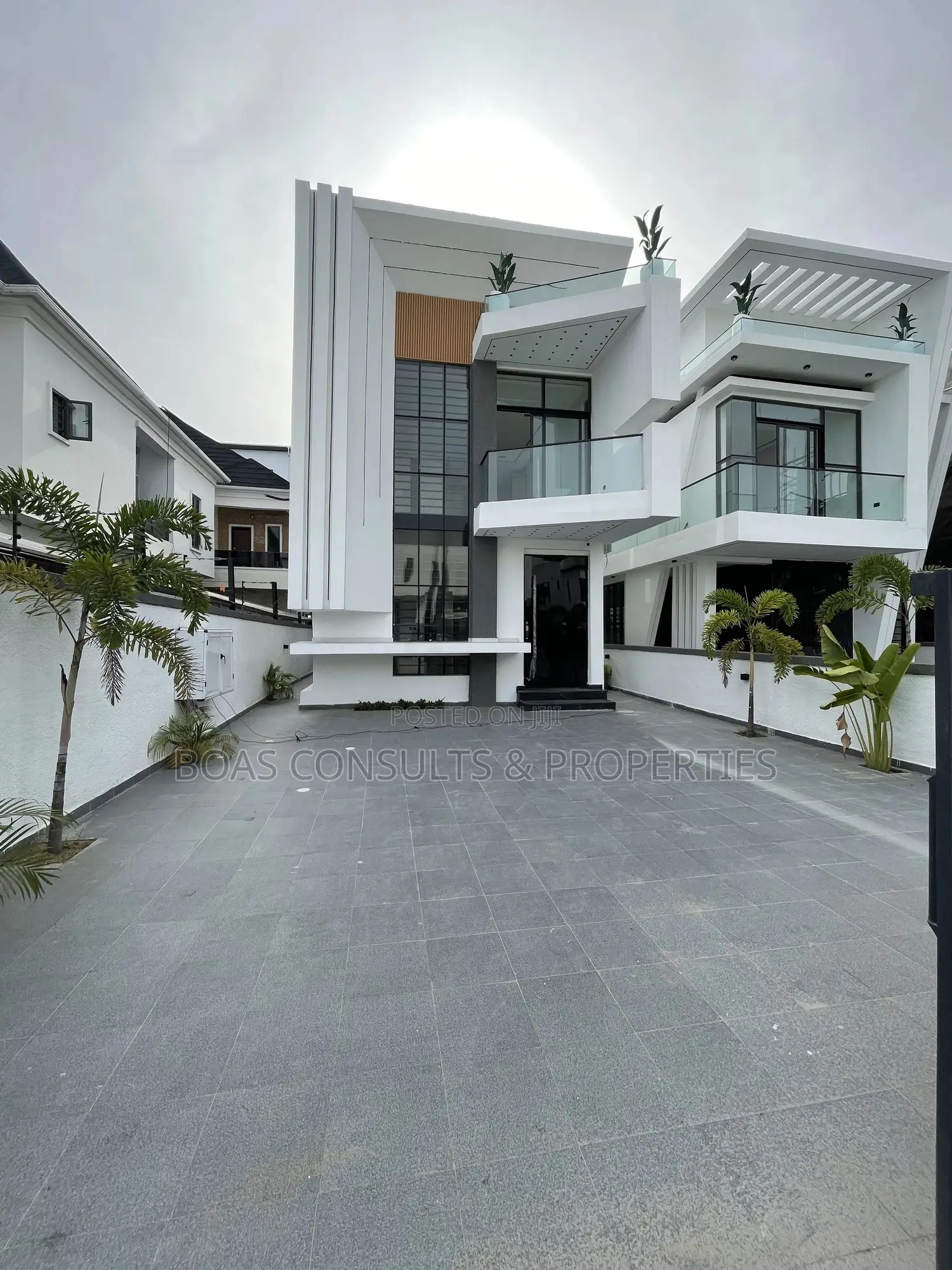 5bdrm Duplex in Lekki Phase 2 for sale in Lekki Phase 2