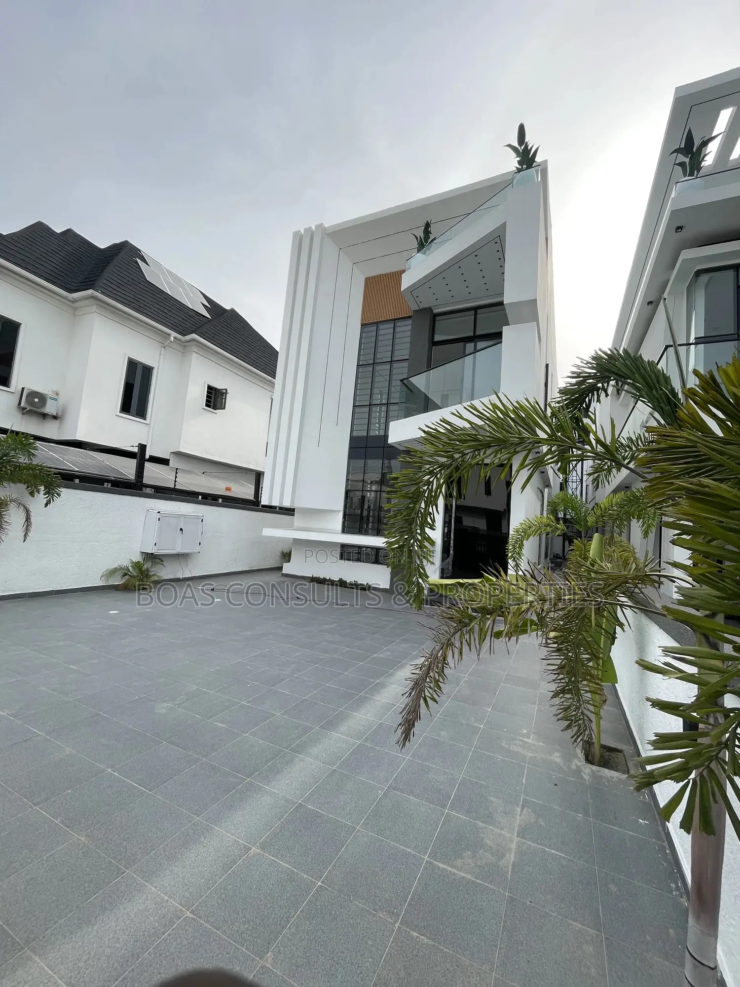 5bdrm Duplex in Lekki Phase 2 for sale in Lekki Phase 2