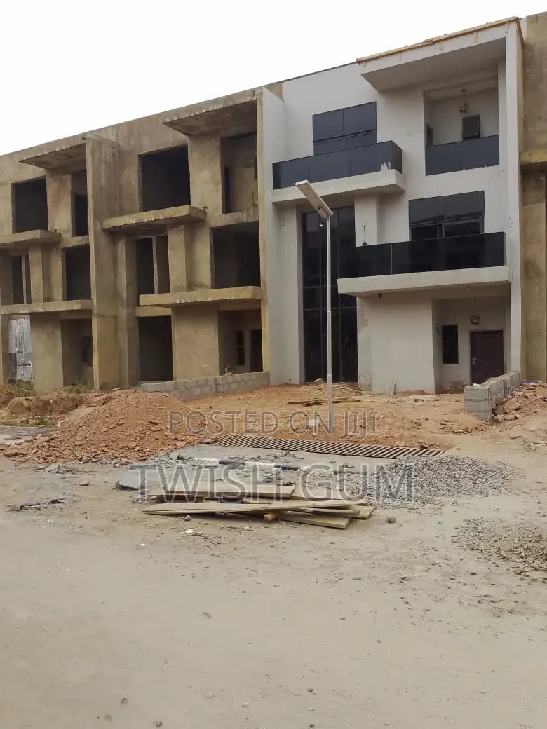 4bdrm Duplex in Admiralty Estate, Asokoro for sale in Asokoro