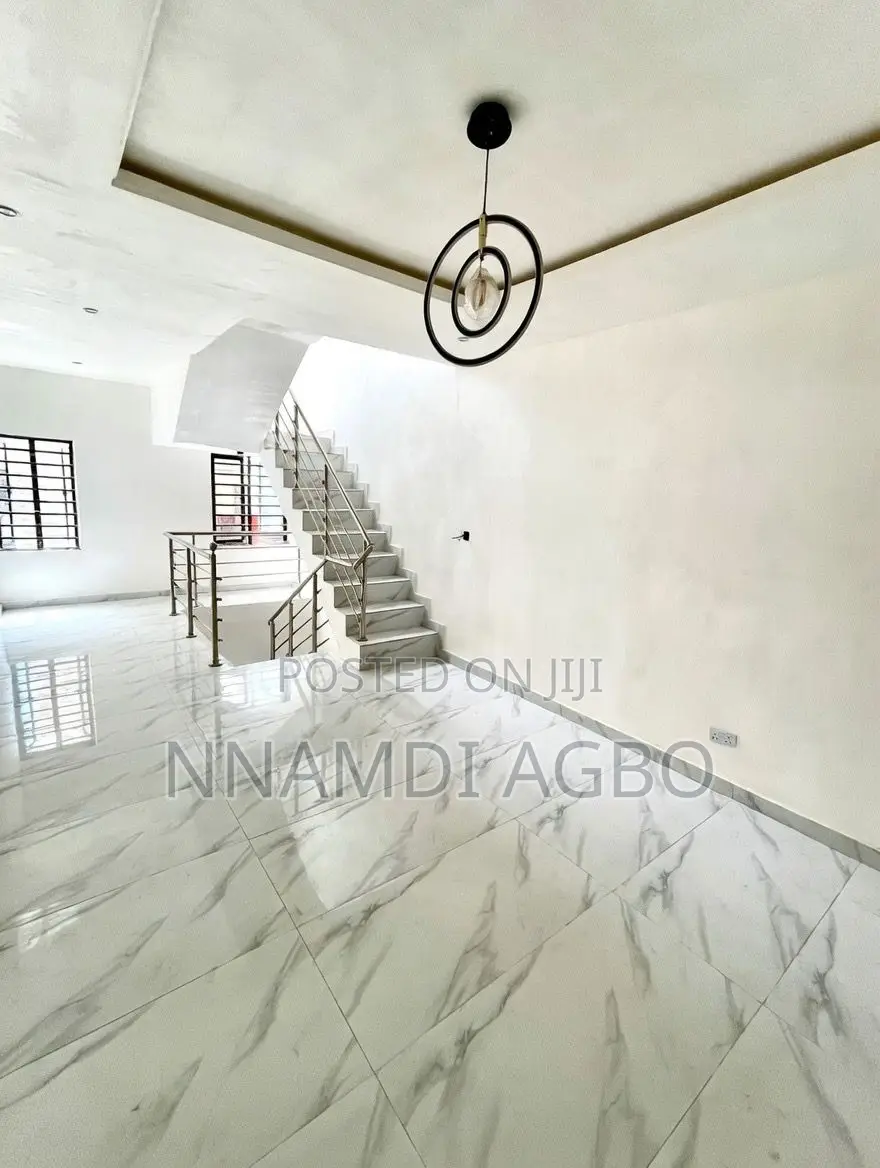 2bdrm Duplex in Lekki Phase 1 for rent in Lekki Phase 1