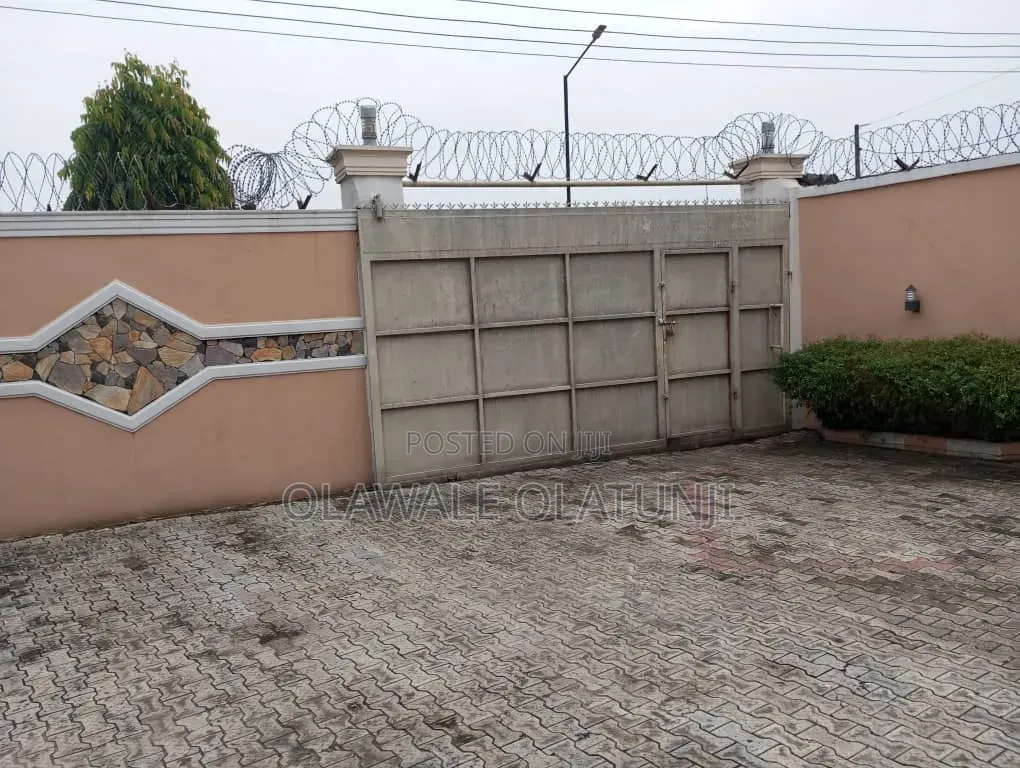 6bdrm Duplex in Ajara, Badagry for sale in Badagry