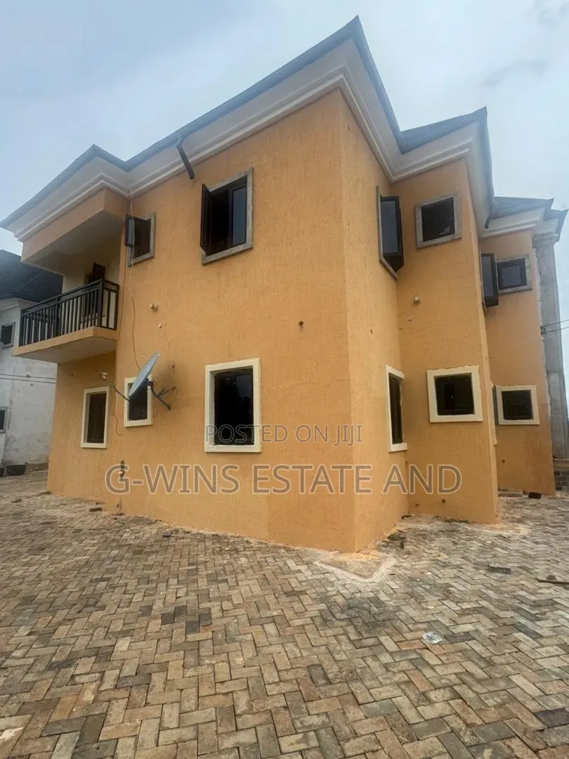 3bdrm Block of Flats in Aruogba Off Airport, Benin City for rent in Benin City