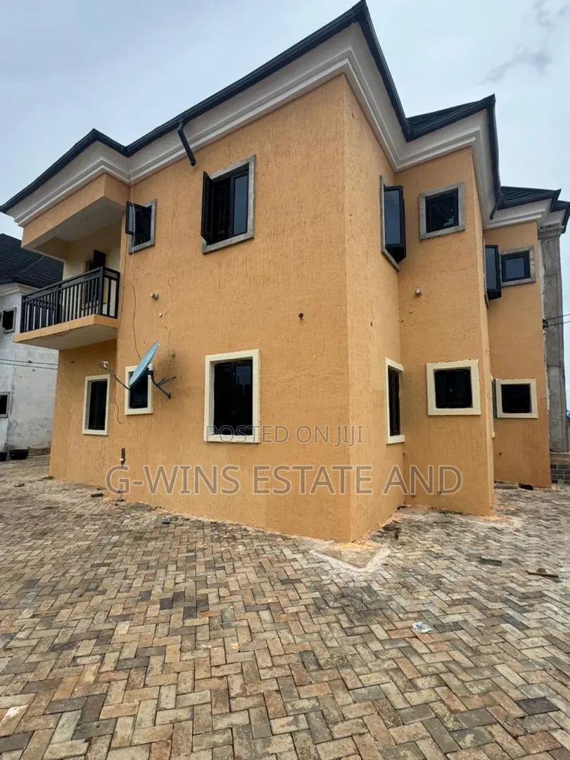 3bdrm Block of Flats in Aruogba Off Airport, Benin City for rent in Benin City