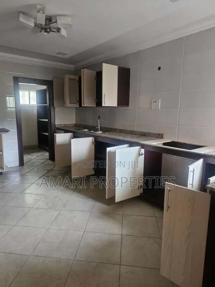 3bdrm Duplex in Victoria Island for rent in Victoria Island