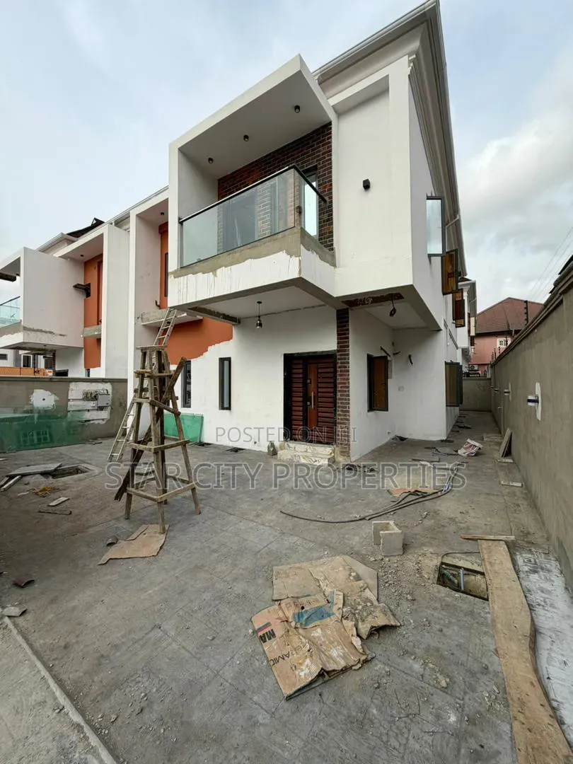 4bdrm Duplex in Magodo for sale in Magodo Isheri