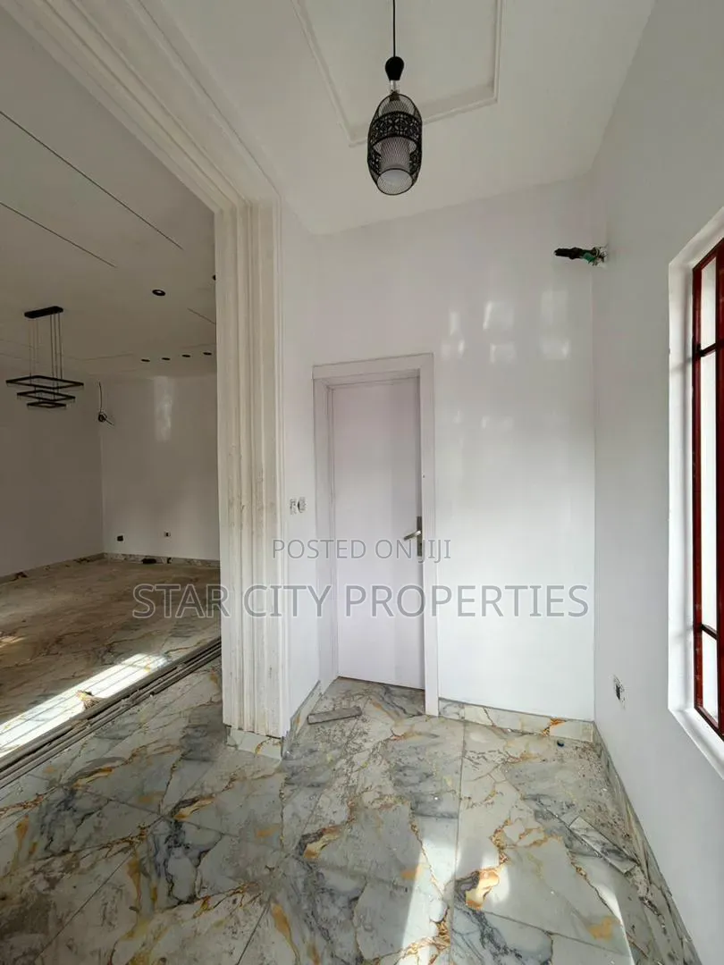 4bdrm Duplex in Magodo for sale in Magodo Isheri