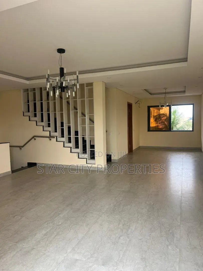 4bdrm Duplex in Omole for sale in Omole Phase 1