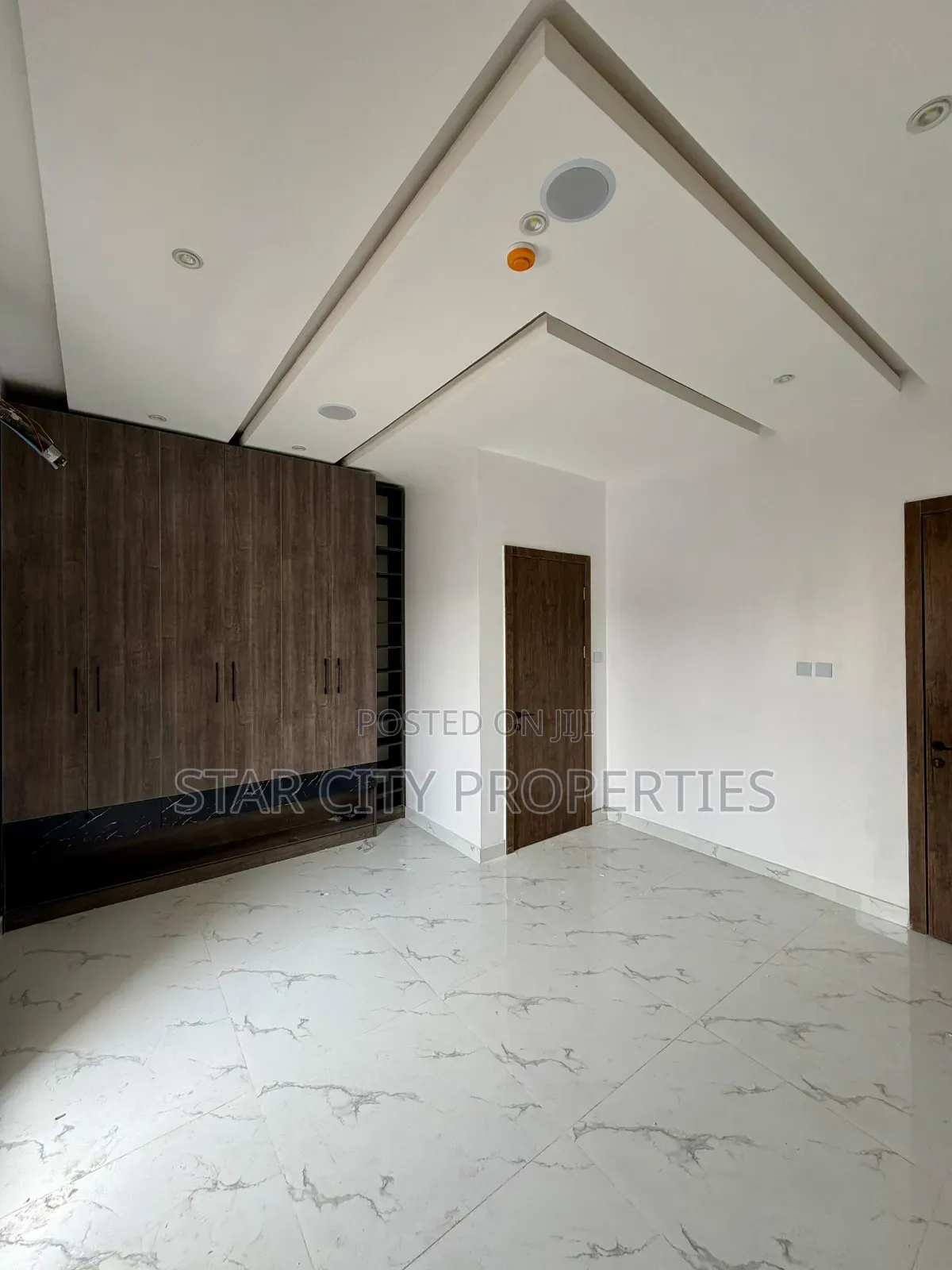 4bdrm Duplex in Ikebana, Adeniyi Jones for sale in Adeniyi Jones
