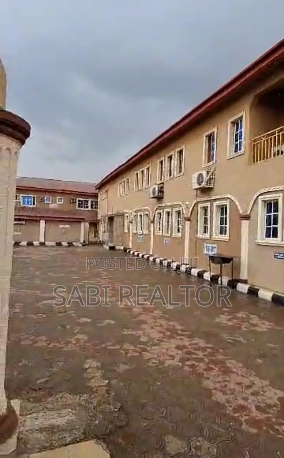 21 Rooms Hotel at Baruwa With Gym 3halls Big Mikano Generator on 3plots in Baruwa