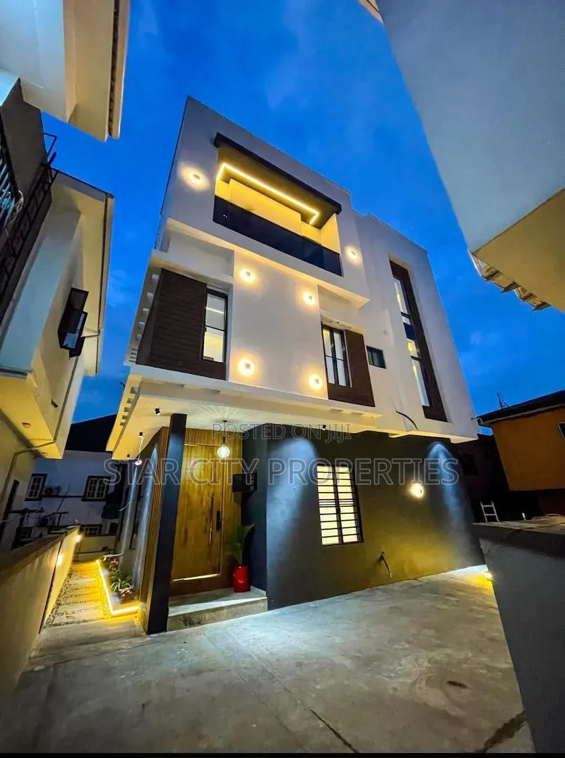 4bdrm Duplex in Magodo, GRA Phase 2 Shangisha for sale in GRA Phase 2 Shangisha