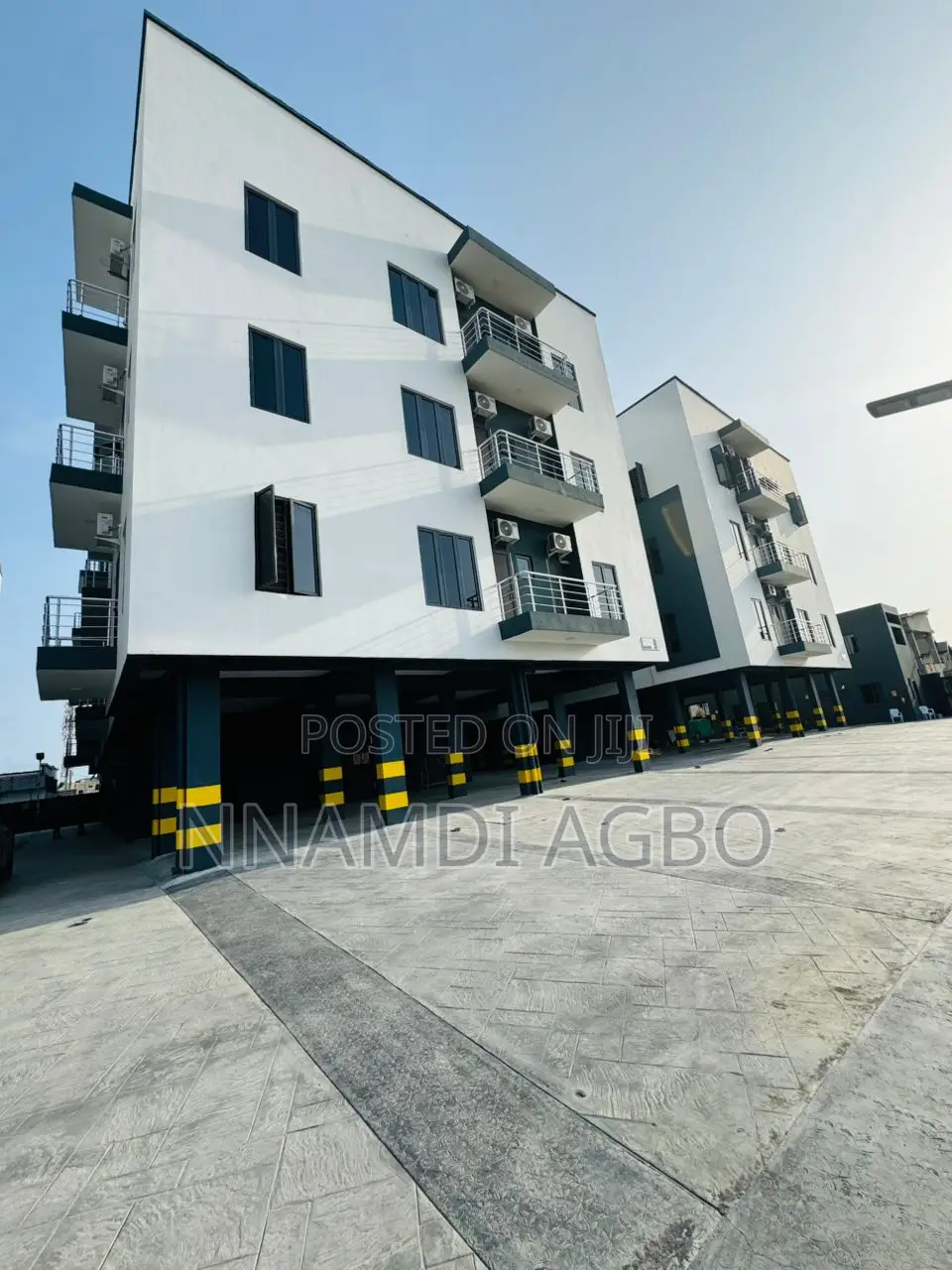2bdrm Apartment in Chevron for sale in Chevron
