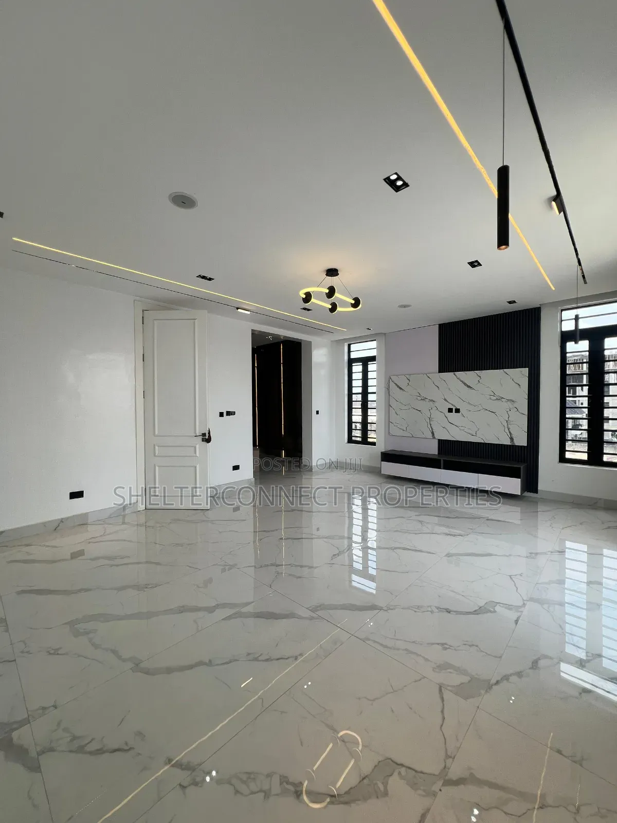 5bdrm Duplex in Lekki Phase 1 for sale in Lekki Phase 1