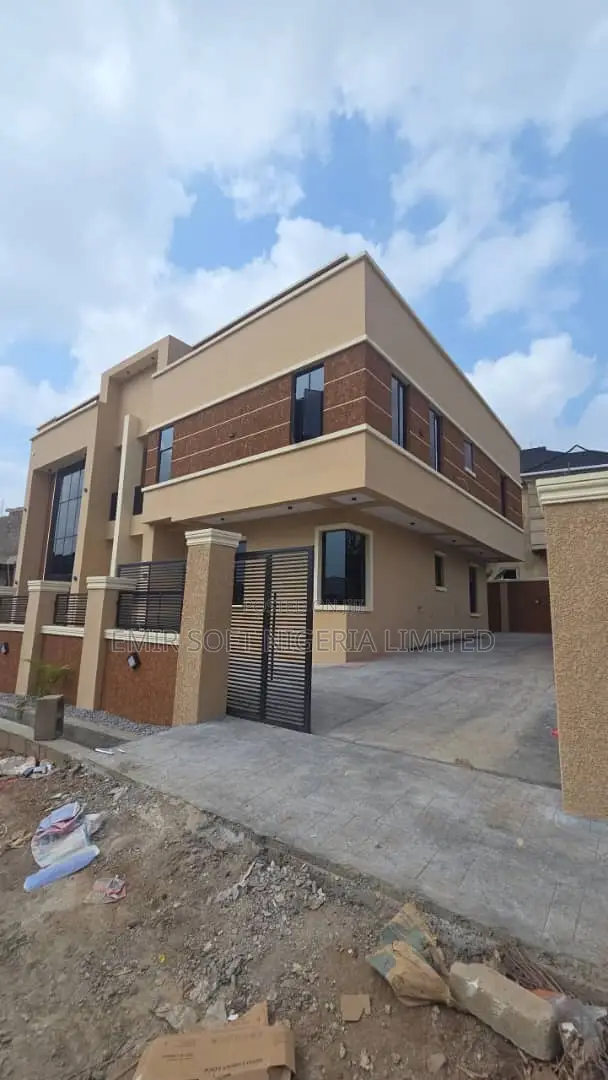 4bdrm Duplex in Carlton Gate Estate, Akobo for sale in Akobo