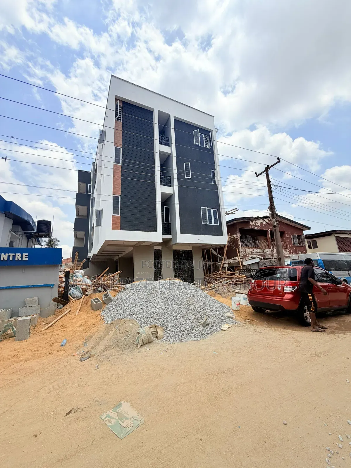 2bdrm Apartment in Ikeja Lagos for sale in Ikeja GRA
