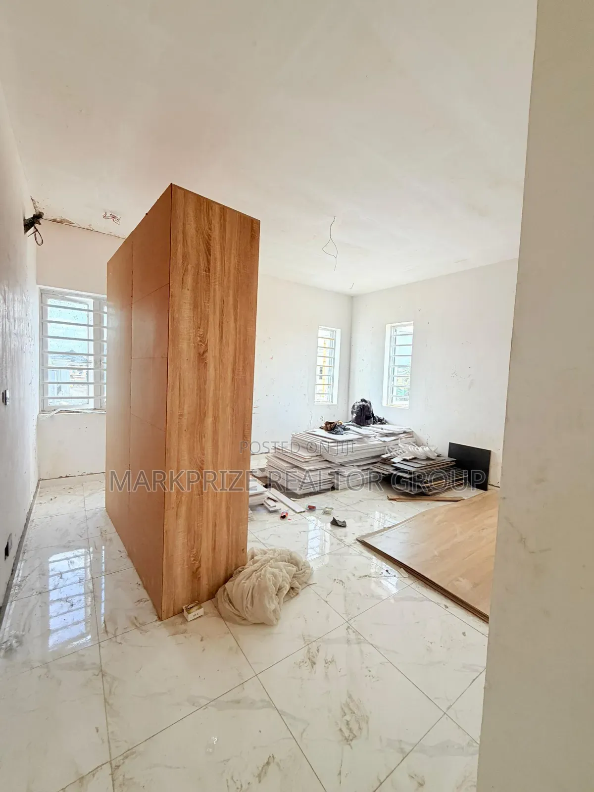 2bdrm Apartment in Ikeja Lagos for sale in Ikeja GRA