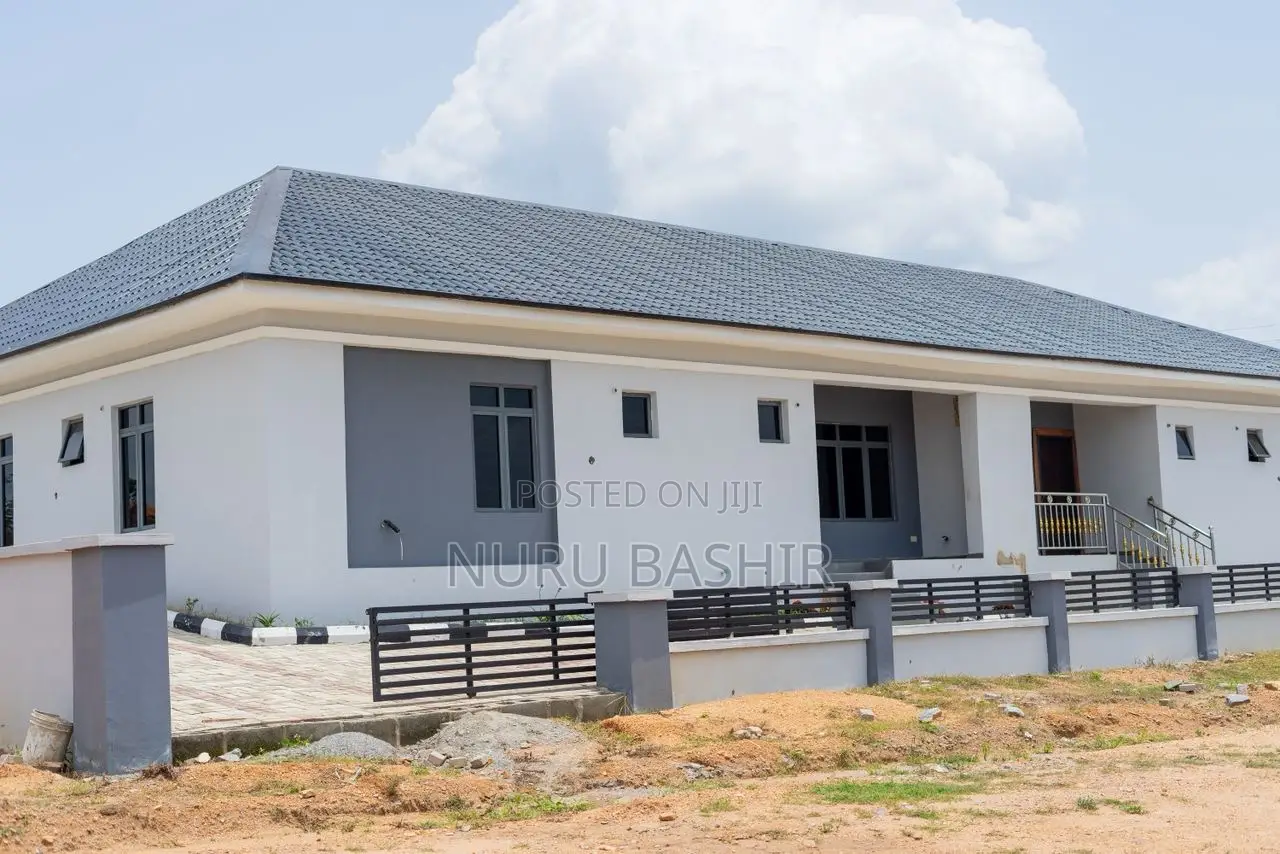 3bdrm Bungalow in Fort Court Estate, Akala Express for sale in Akala Express