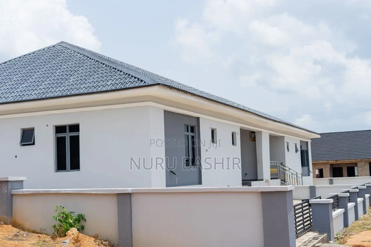 2bdrm Bungalow in Fort Court Estate, Akala Express for sale in Akala Express