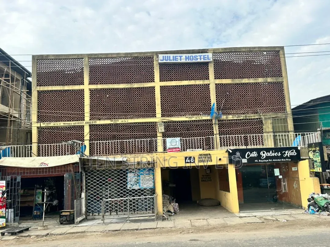Gigantic 32 Ensuite Rooms Hotel With 3 Big Warehouses in Shomolu / Shomolu