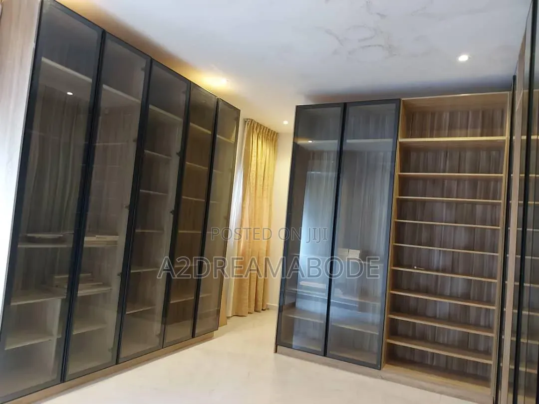 5bdrm Duplex in Banana Island for sale in Banana Island