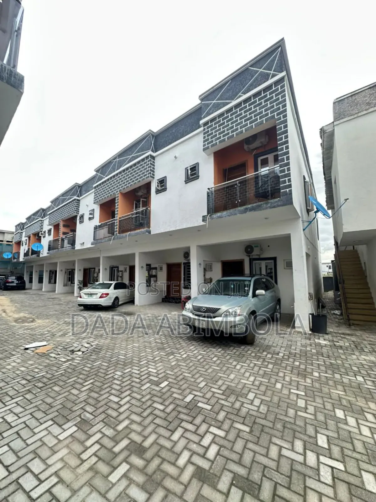 Furnished 3bdrm Duplex in Ikota for sale in Ikota