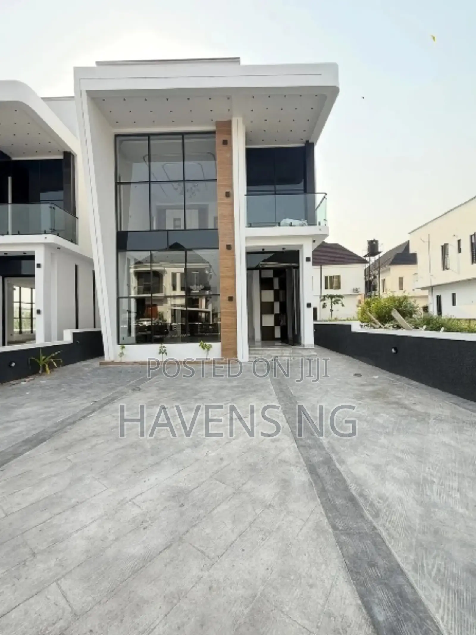5bdrm Duplex in Ikota for sale in Ikota
