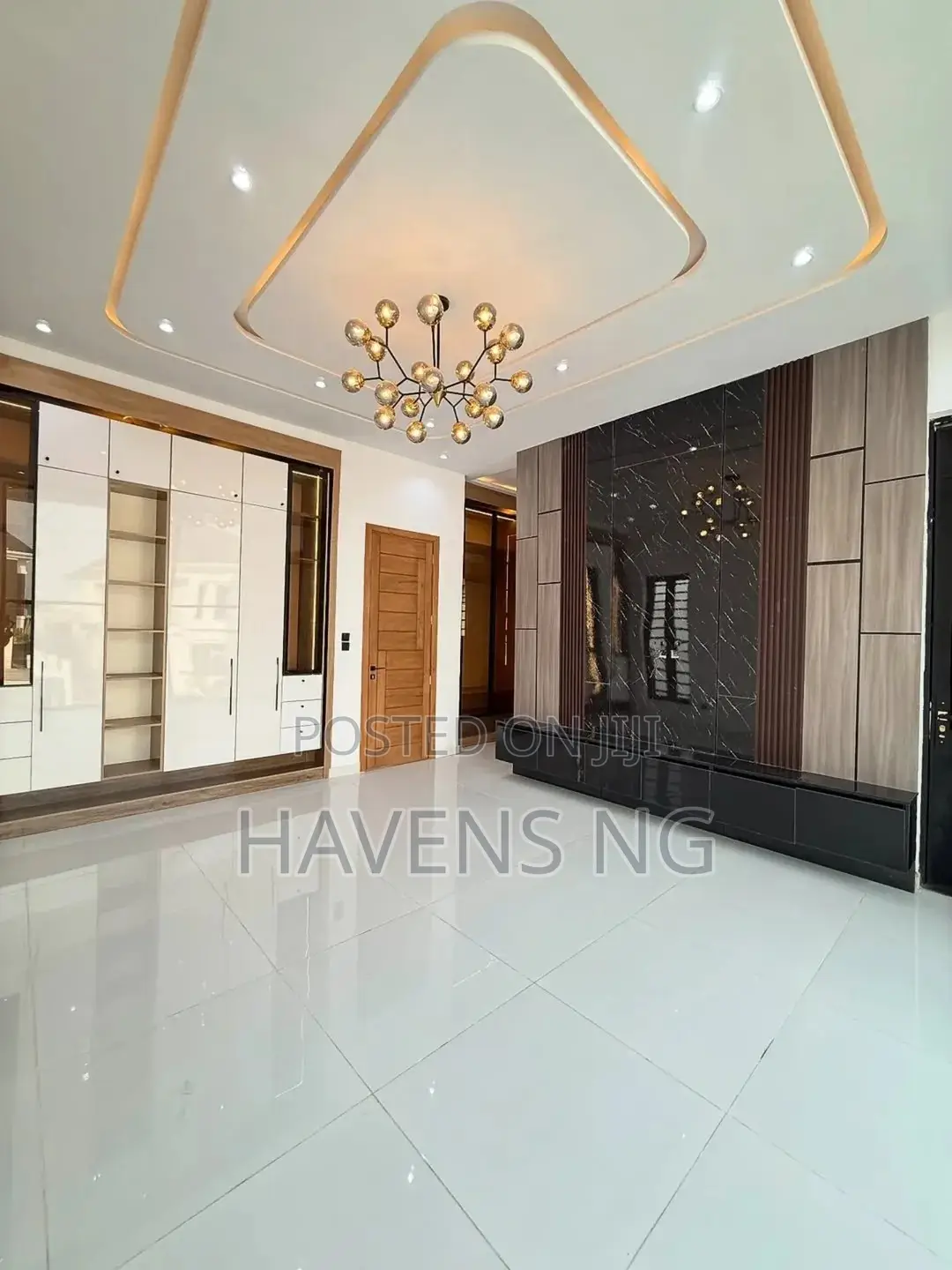 5bdrm Duplex in Ikota for sale in Ikota