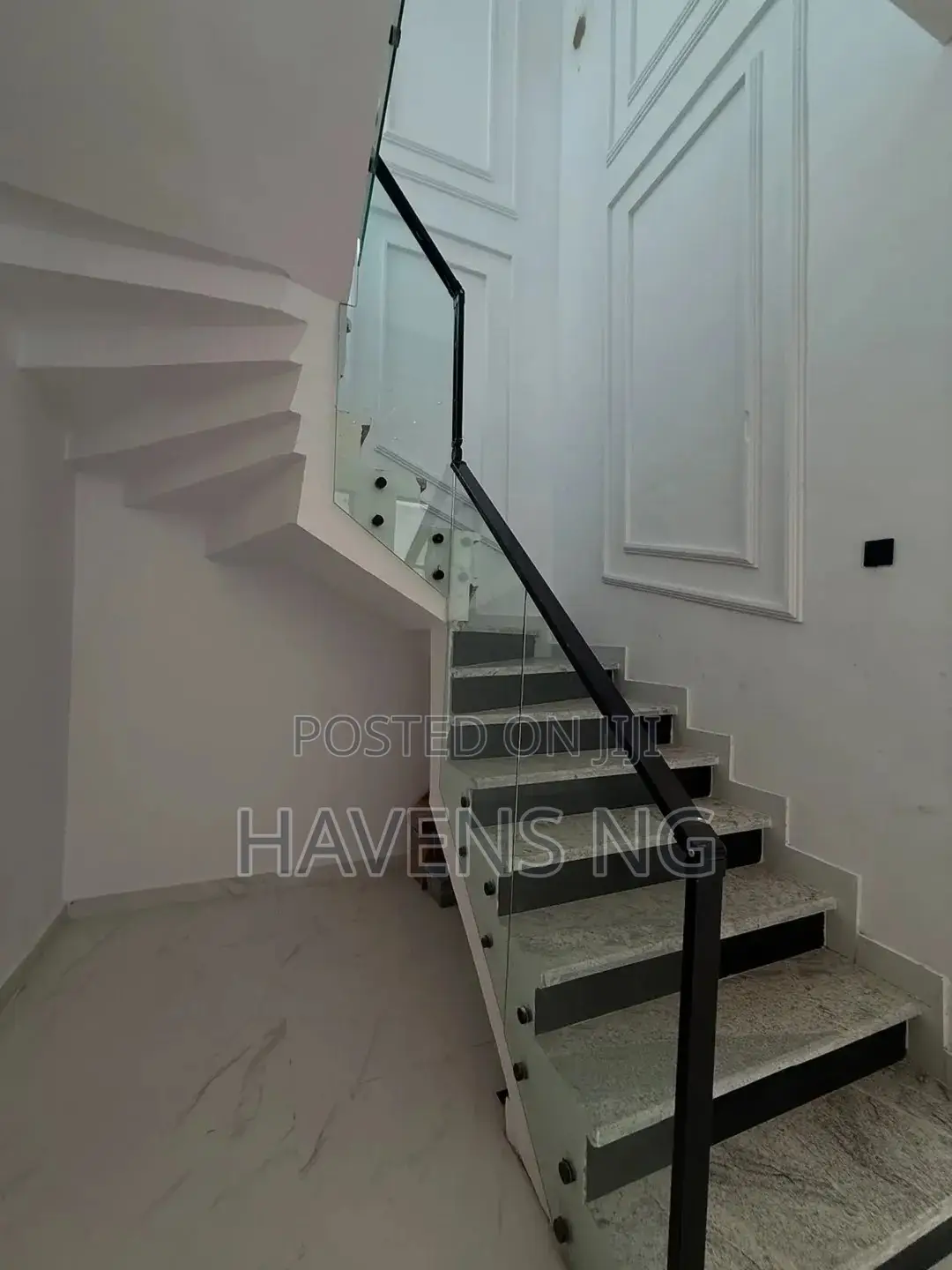 5bdrm Duplex in Ikota for sale in Ikota