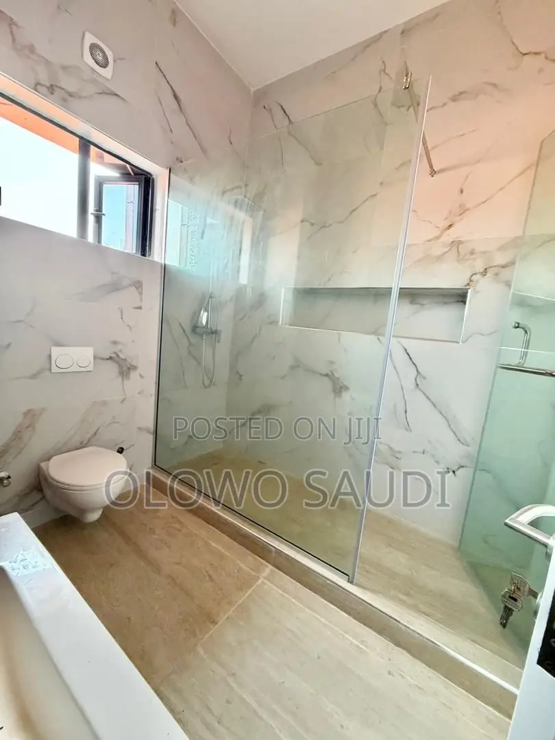 3bdrm Duplex in Vi Lagos, Victoria Island for sale in Victoria Island