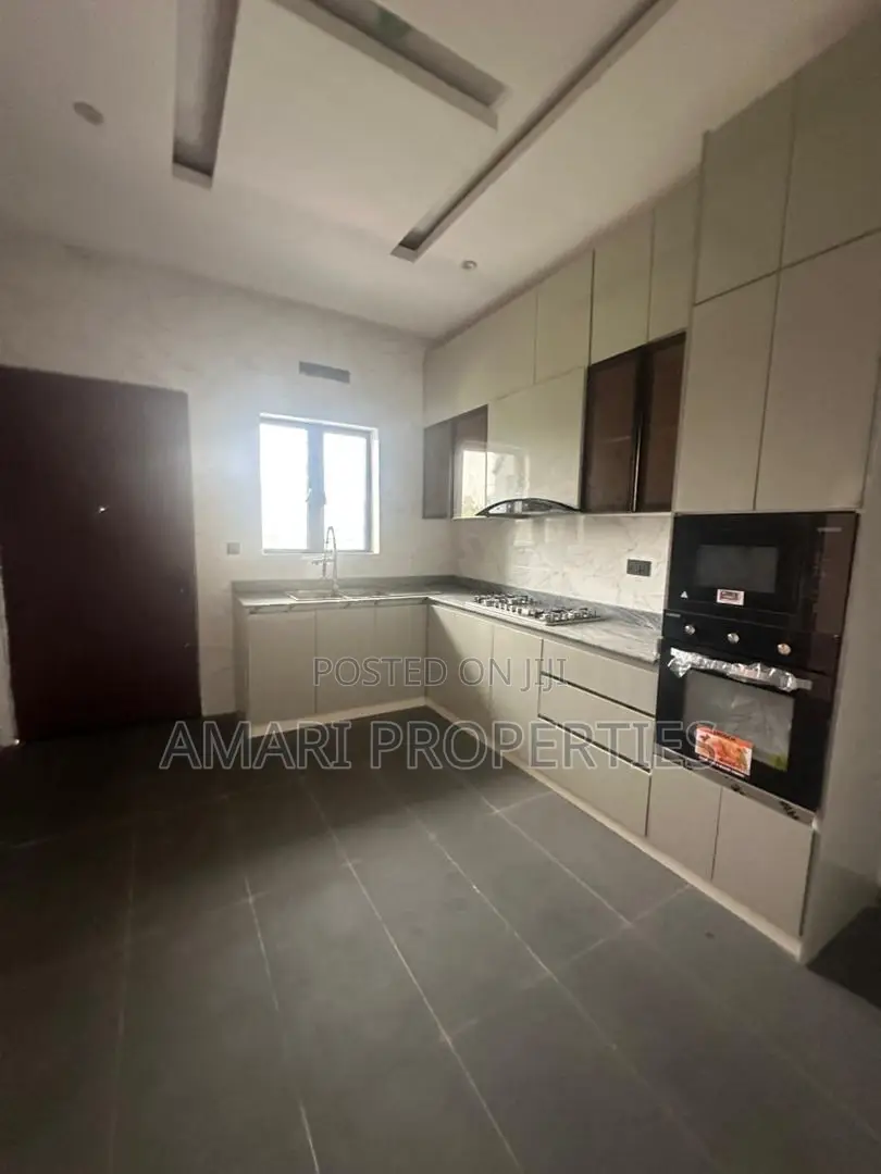 3bdrm Block of Flats in Victoria Island for rent in Victoria Island