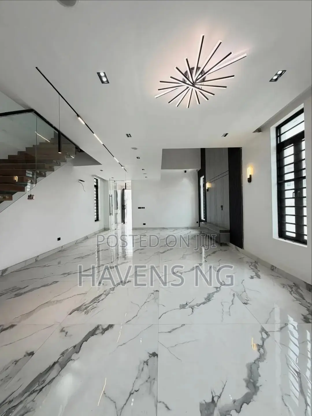 5bdrm Duplex in Lekki Phase 1 for sale in Lekki Phase 1
