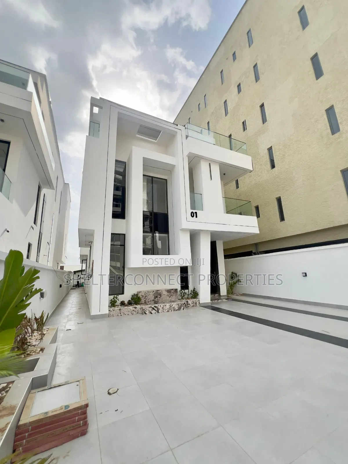 5bdrm Duplex in Lekki Phase 1 for sale in Lekki Phase 1